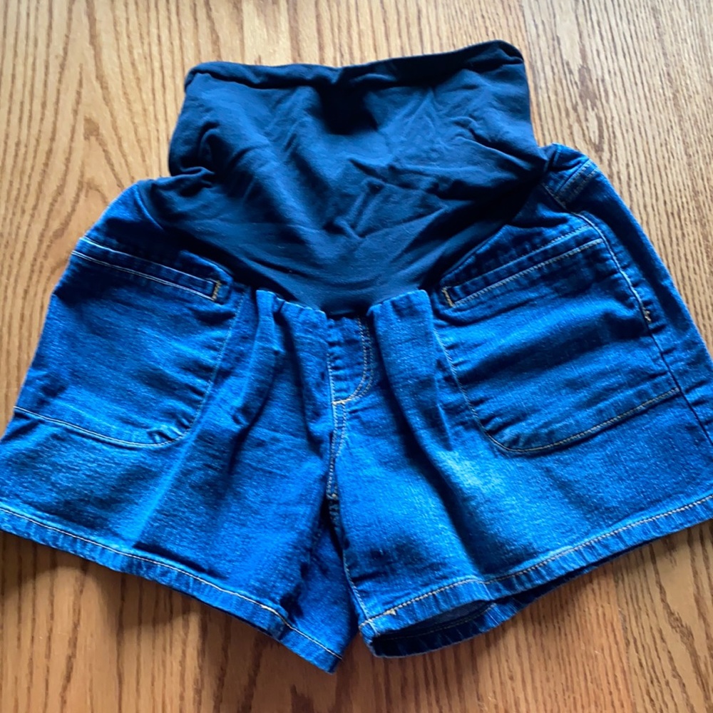 Motherhood maternity shorts size Large